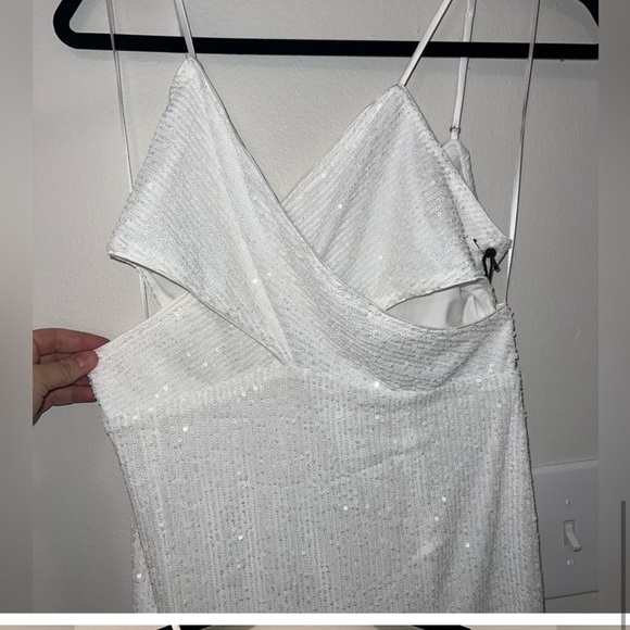 NWT Saylor $308 Harmonie White Sequin Cutout Cross Front High Slit Dress - Large - Picture 5 of 7